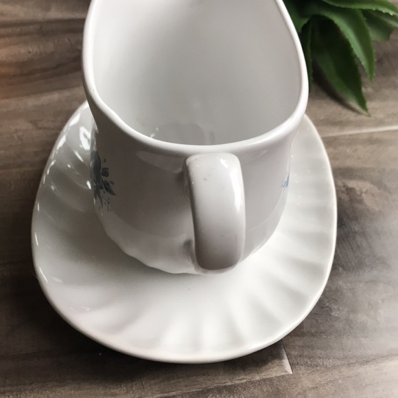 Corelle Dining Vintage Corelle Gravy Boat And Saucer Poshmark